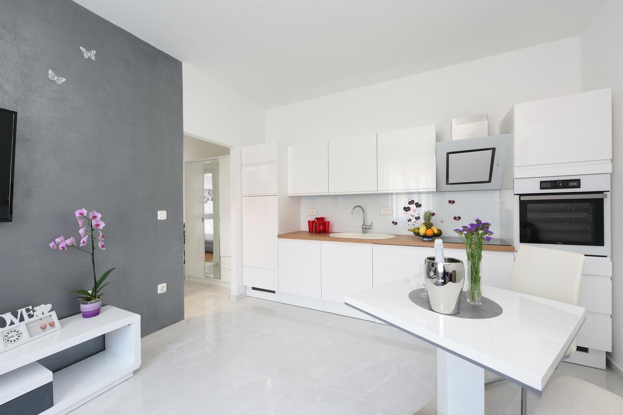 Lant Apartment *