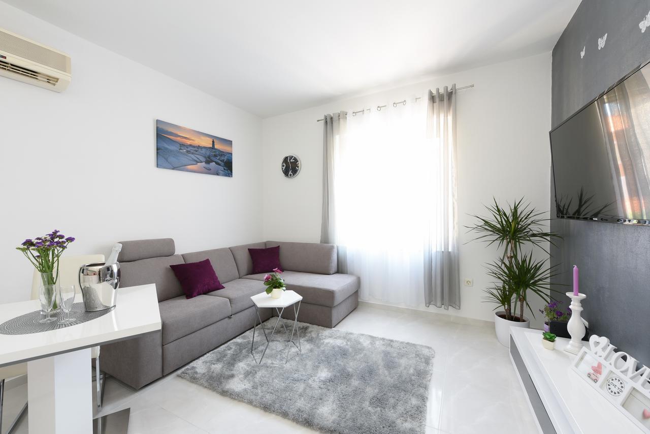 Lant Apartment *