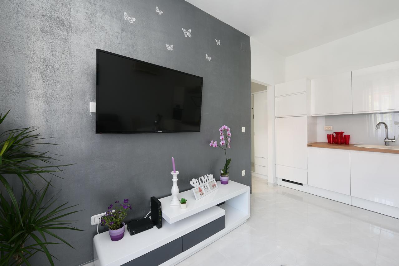 Lant Apartment
